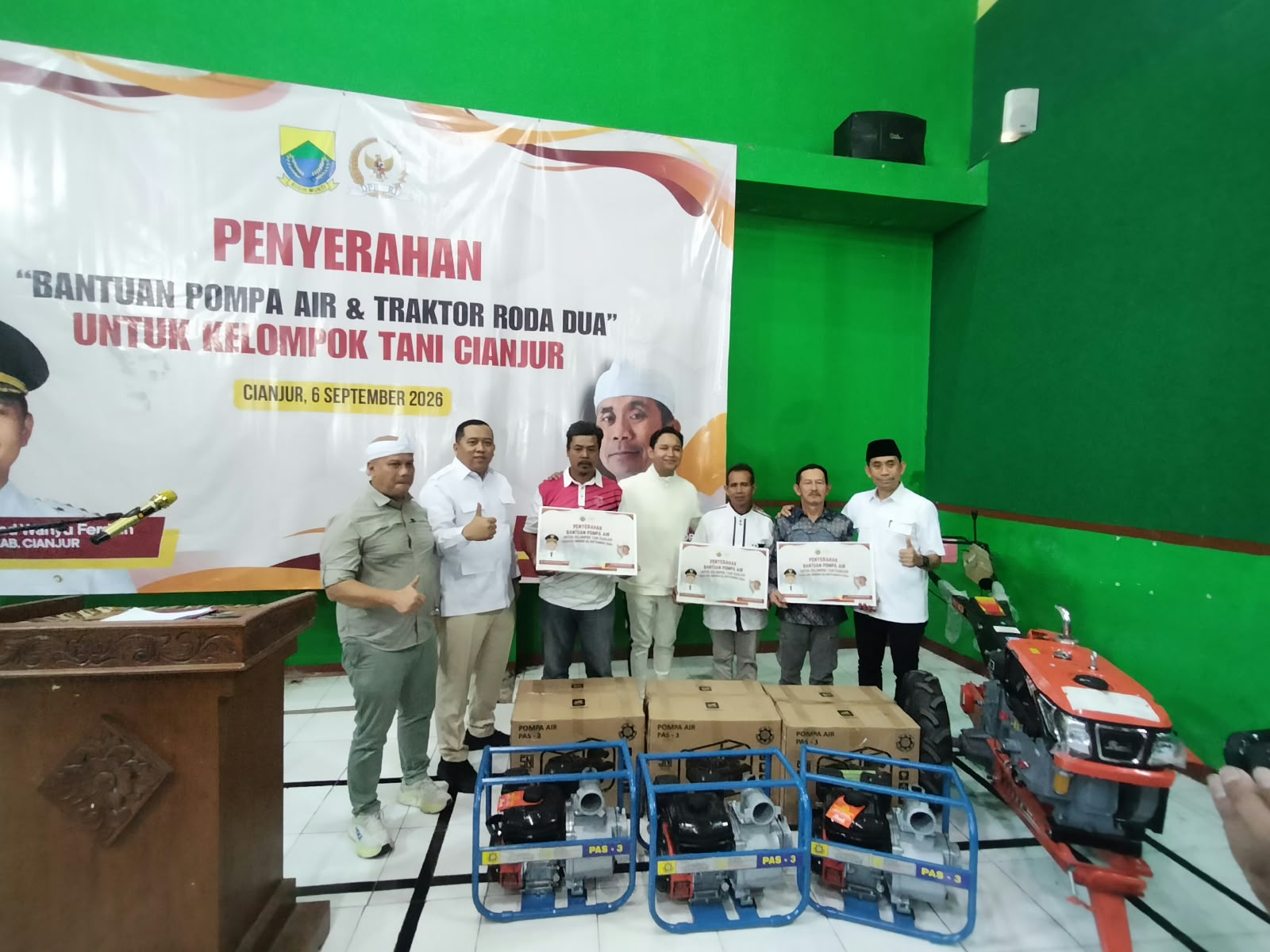 Traktor Dan Pompa Air Di Gelontorkan Untuk Petani Cianjur,Bupati Wahyu:Jangan Di Jual Atau Di Sewakan!